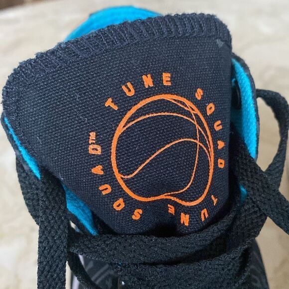 Converse Chuck Taylor 70 High Top ‘A New Legacy’ Looney Tunes Sneakers AS NEW - Picture 11 of 15